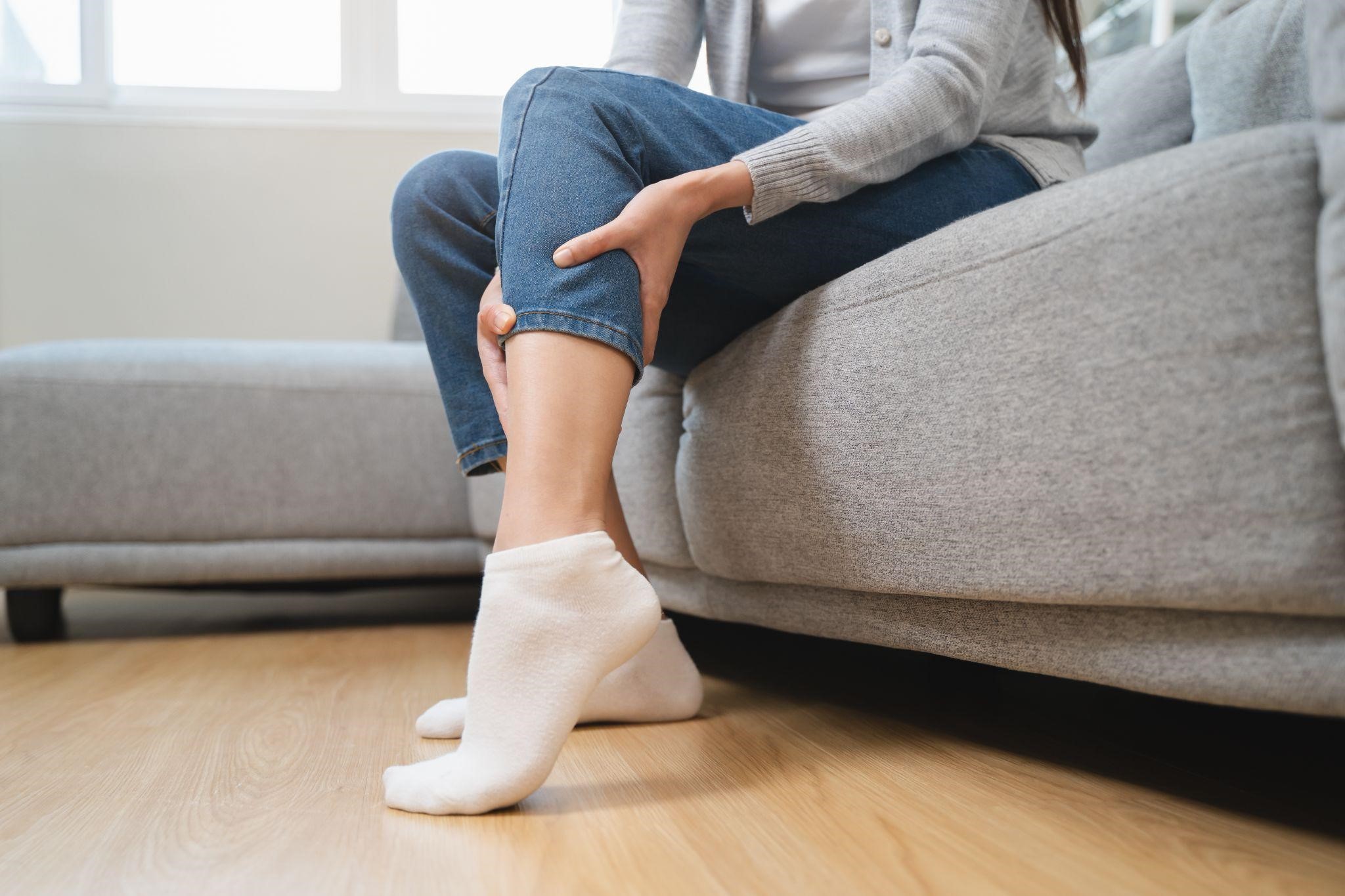 Kesemutan Satu Badan Tiba-Tiba? Kenali Gejala dan Pertolongan Pertamanya!