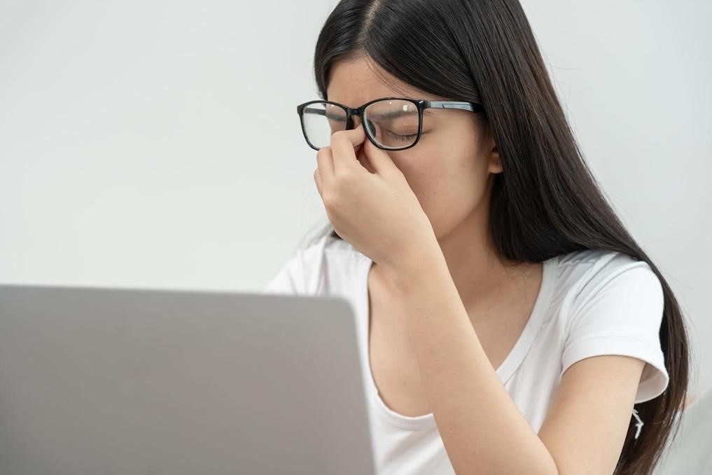 Mata Buram dan Pusing Saat Aktivitas? Bisa Jadi Kebiasaan Ini Penyebabnya!
