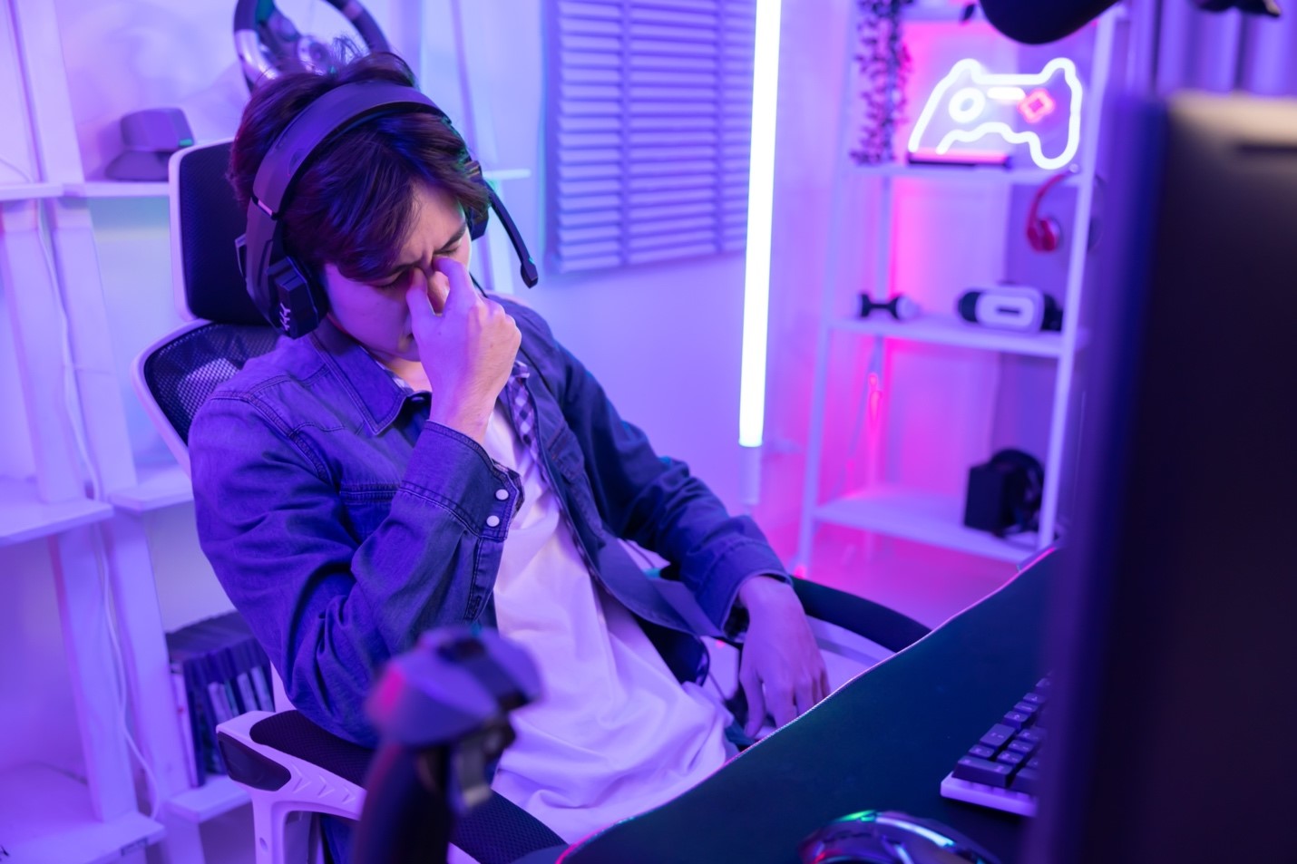 Sering Gaming Bikin Mata Sakit dan Kepala Pusing? Ini Cara Mengatasinya Secara Efektif